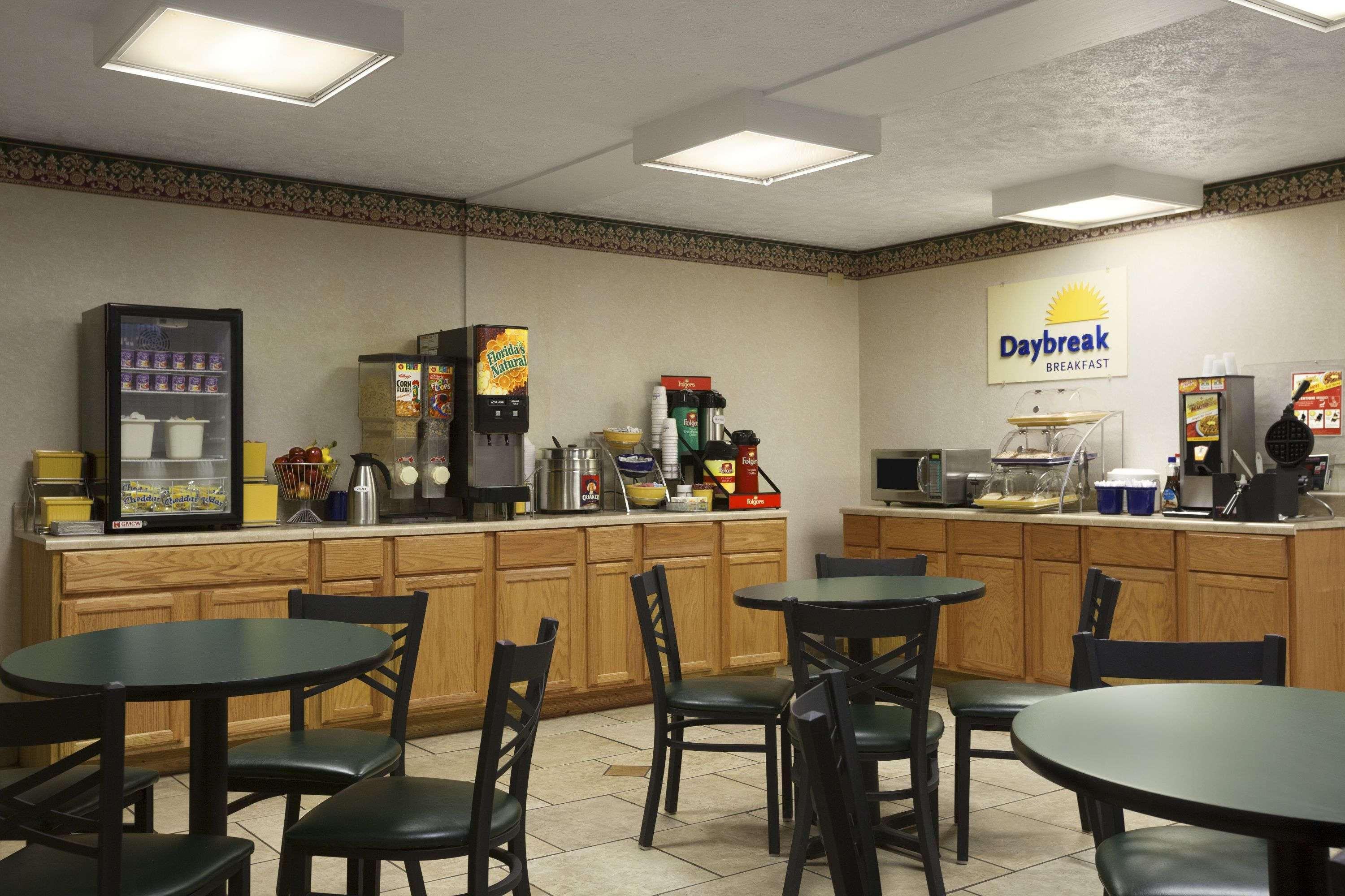 Days Inn By Wyndham Waynesboro Dış mekan fotoğraf